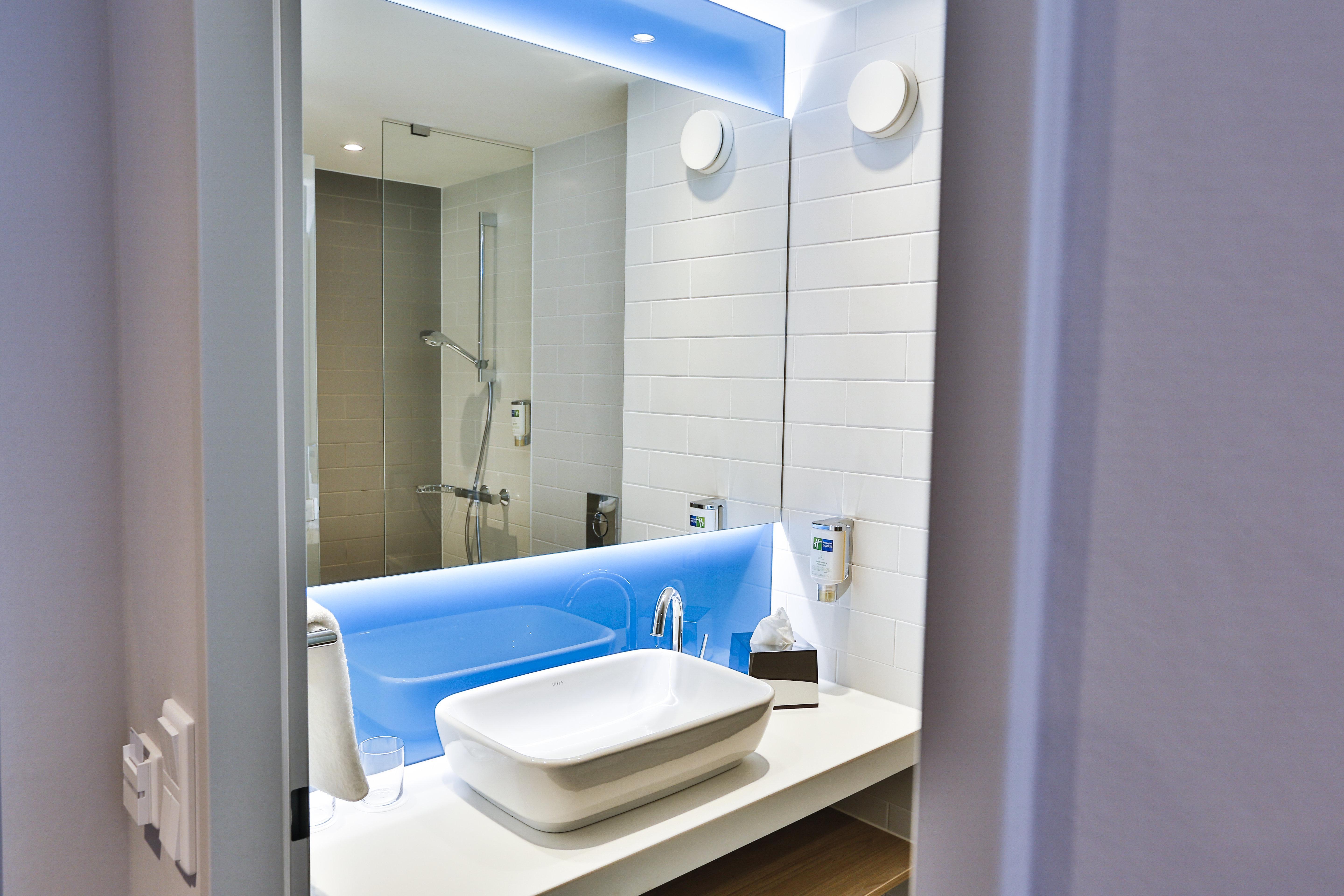 Holiday Inn Express Karlsruhe - City Park By Ihg Exterior foto
